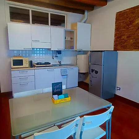 Happy Place, Centro *